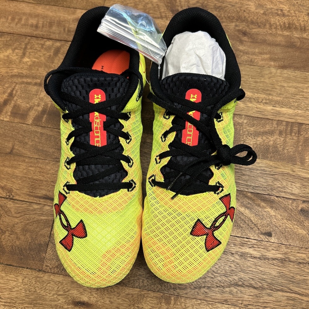 Under Armour Kick Distance 4 Mens 11 Yellow Black Track Spikes 3025460-300 NIB